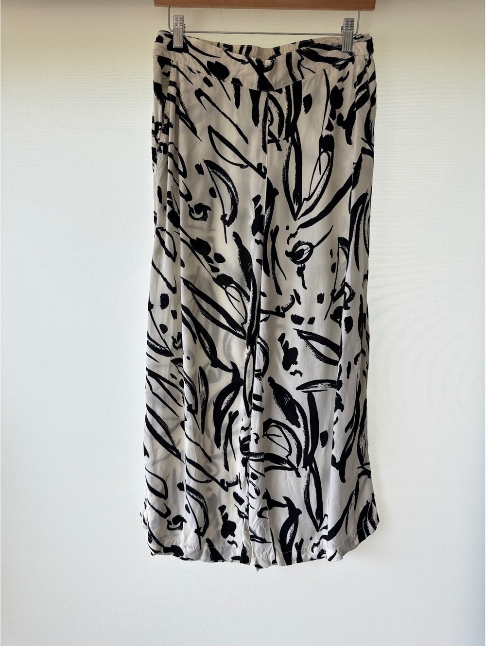 T Tahari Wide Leg Pants Womens Medium Abstract Black Beige Pull On Palazzo